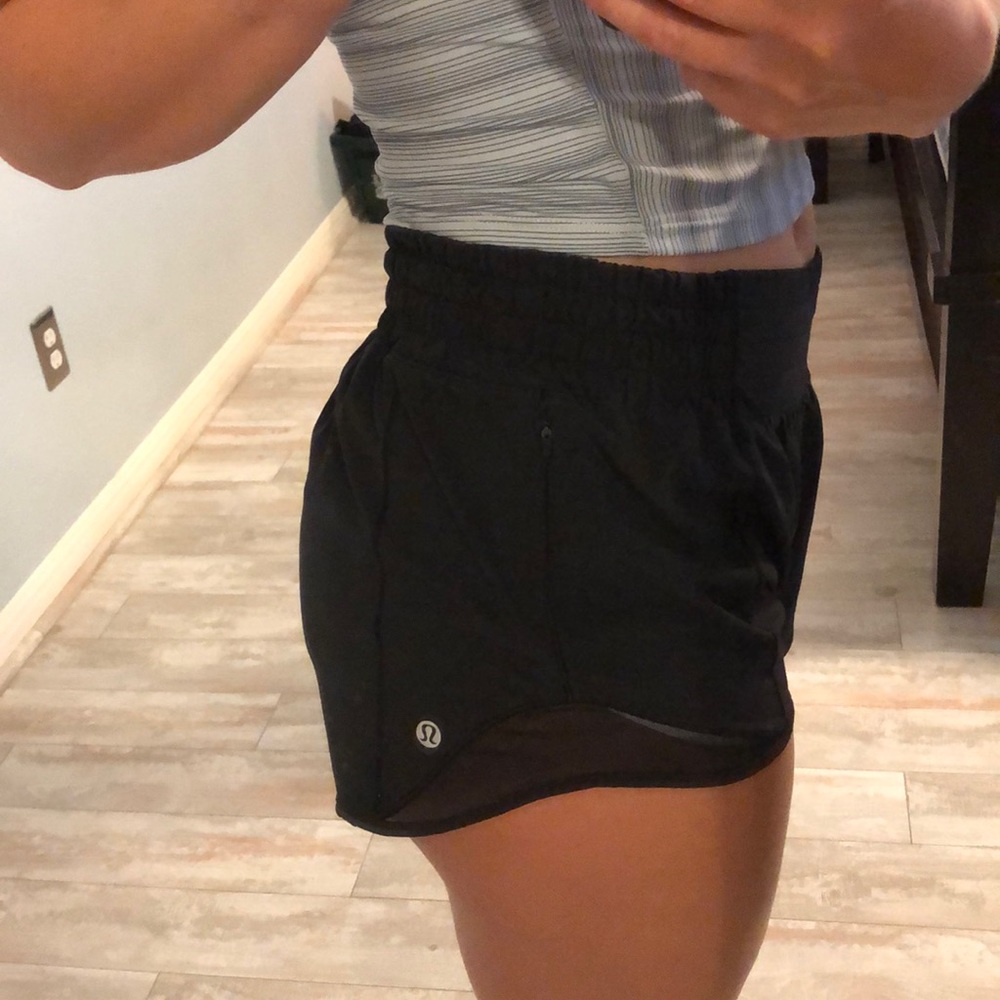 Lululemon Hottie hot short 2.5